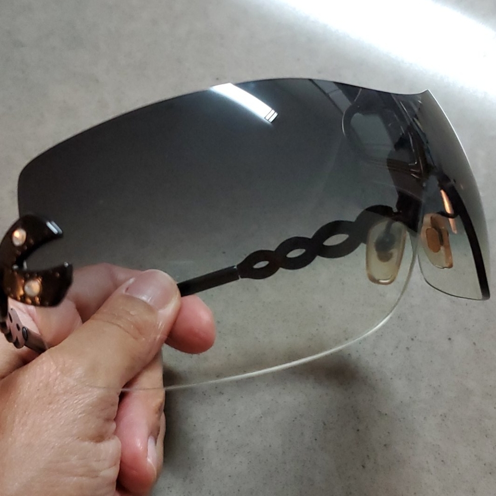 Versace Rimless Black Gradient Sunglasses - Picture 8 of 10